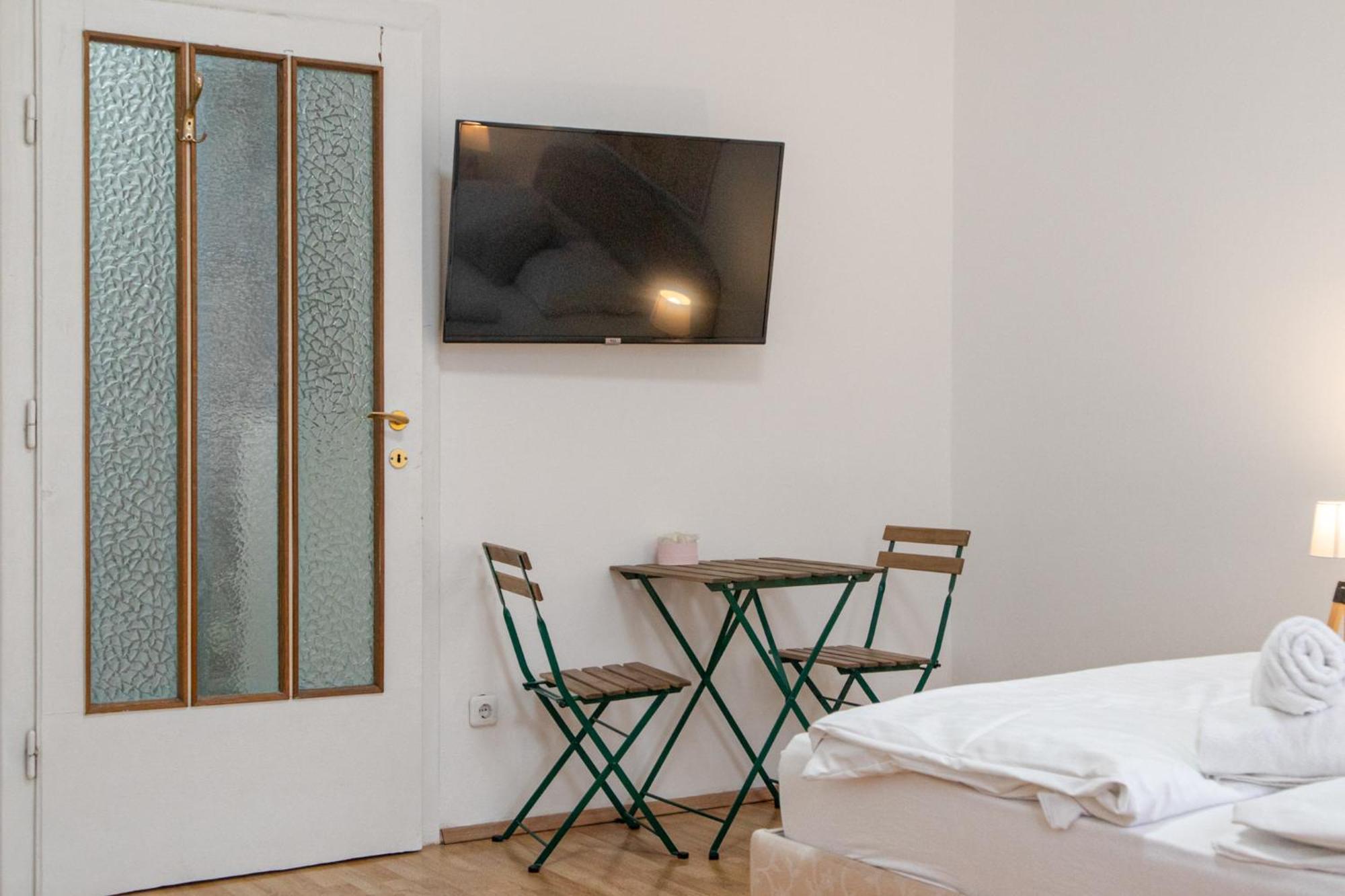 Budget City Stay - Near Wiener Stadthalle Ideal For Longstays Exterior foto